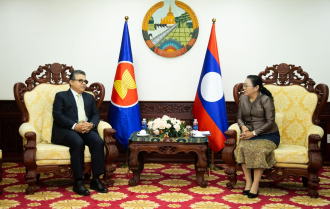 Lao Ambassador Receives Palestinian Envoy on Farewell Visit in Hanoi